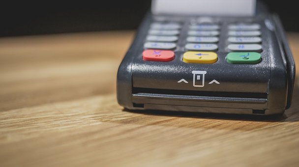被信用卡暴力催收怎么举报有效？联系家人违法吗？