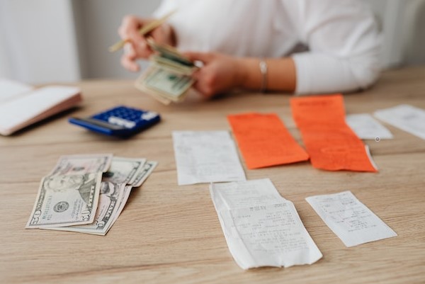 信用卡逾期如何协商只还本金？信用卡还不上有什么后果？