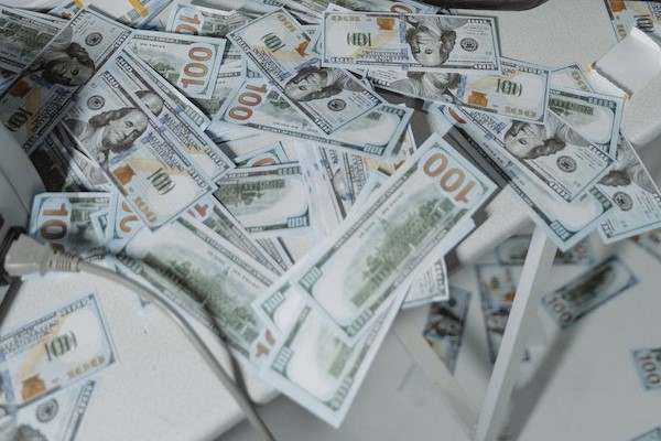 花呗停息挂账自己怎么去申请？网贷逾期催收可以投诉吗？