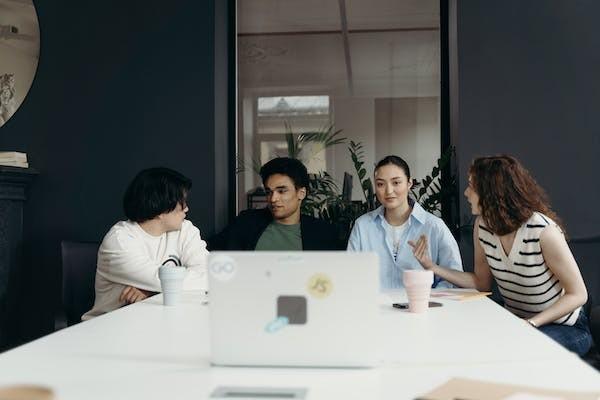 浦发信用卡逾期一天会不会影响信用度？要缴纳利息吗？