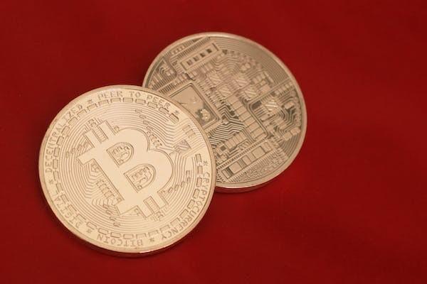 光大信用卡1万块钱多少利息?逾期会坐牢吗?