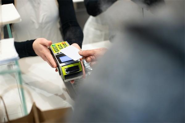 借呗逾期上不上信用报告？未逾期影响房贷吗