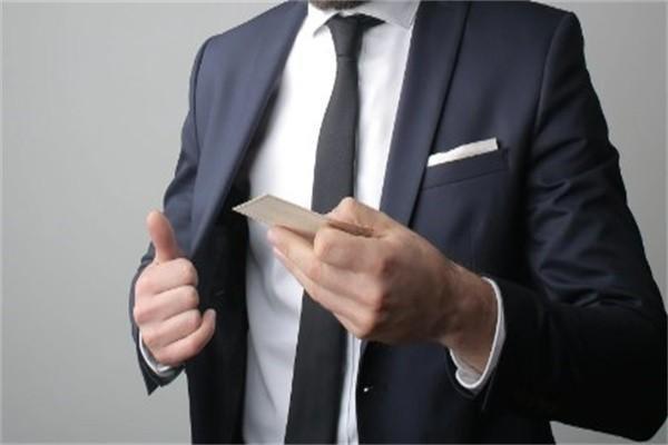 网贷逾期催收爆通讯录怎么投诉？逾期会有怎么样的后果
