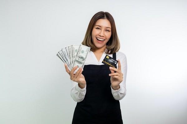 招商的信用卡逾期四天上信用吗，停卡了怎么办