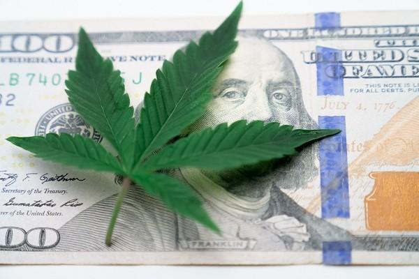 支付宝逾期两年多了有什么影响？催收上门吗？