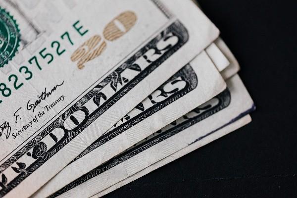 京东金条逾期2年可以只还本金吗？逾期2年利息多少呢？