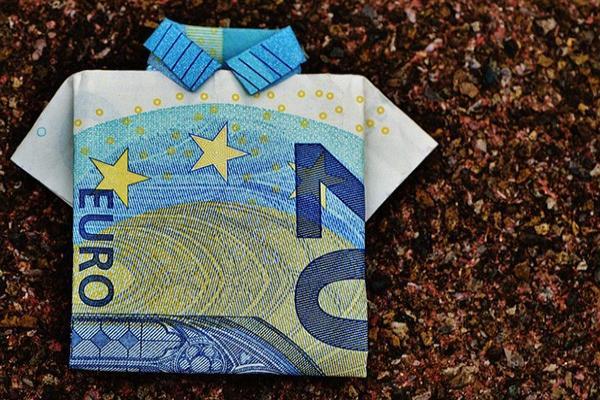我借呗50000都逾期2年利息多少呢，逾期2年了还要还吗？