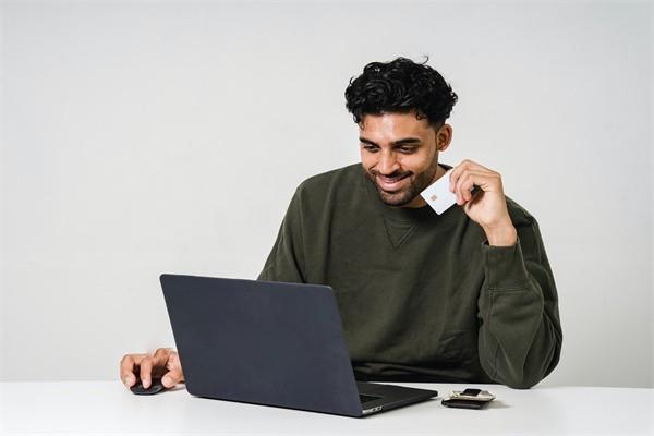 农行信用卡逾期5天利息多少？会不会上信用？