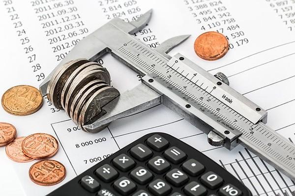 农行信用卡逾期四五年了还要还吗？黑信用了吗？