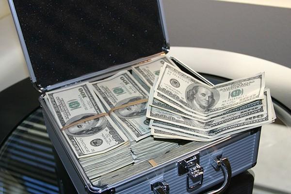 浦发信用卡一万七逾期一年会怎样？会怎样催收？