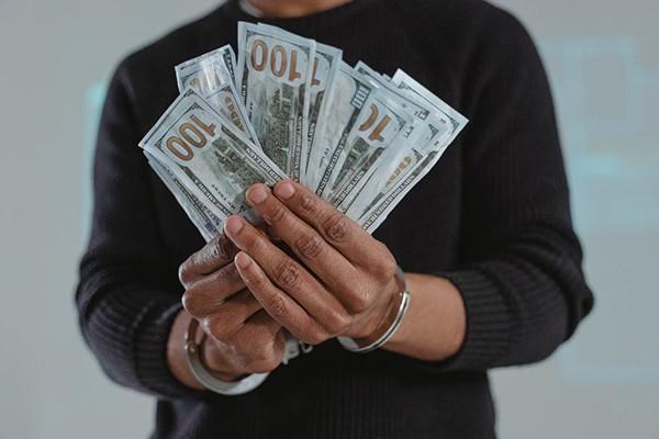 网上帮忙协商还款靠谱吗？需要律师吗？