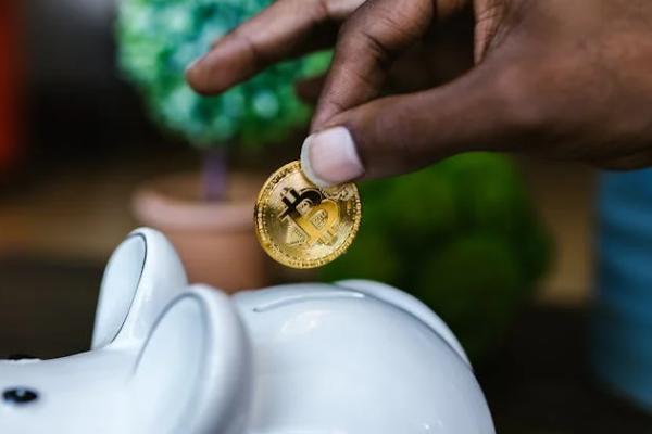欠微粒贷7万会上门吗？会被曝通讯录吗？