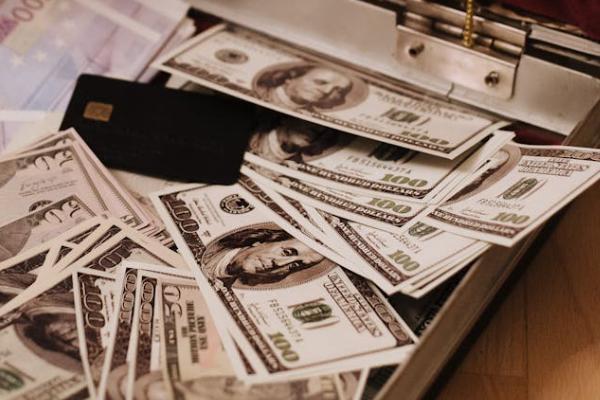 度小满欠款1万7会坐牢吗？逾期要怎样协商？